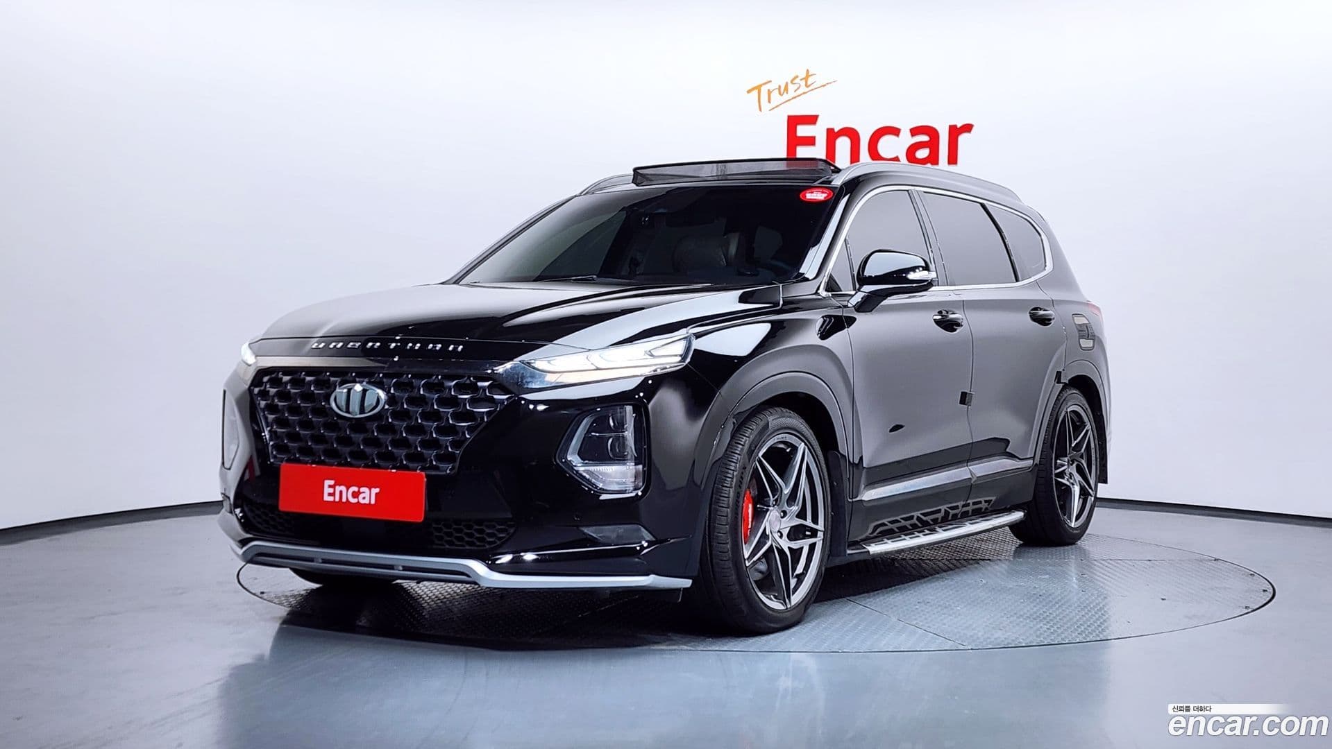 Main__Slider__Photo:Santafe Hyundai 2018.4-0