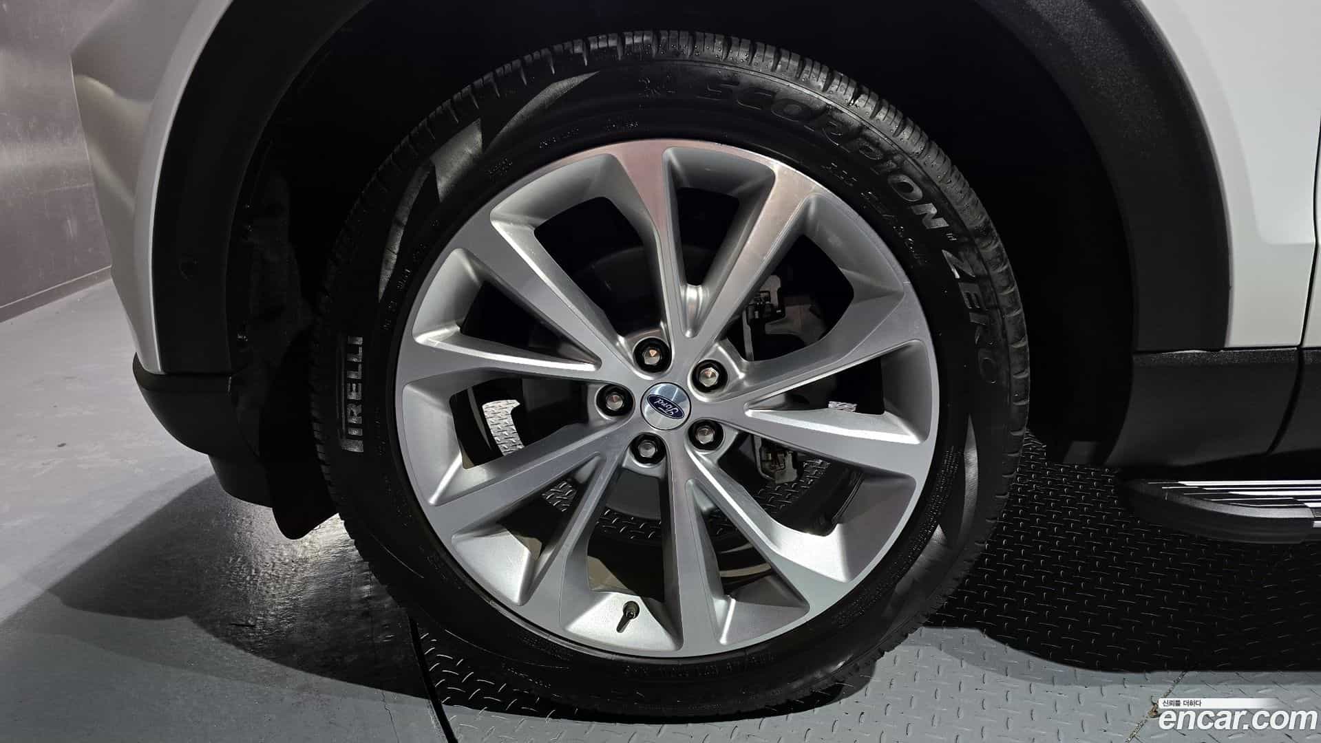 Explorer Ford 2023.11-OUTER-005