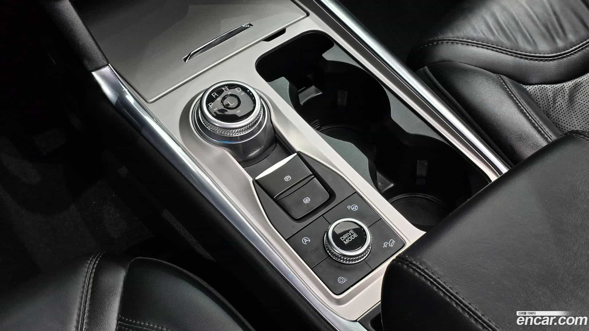 Explorer Ford 2023.11-INNER-009