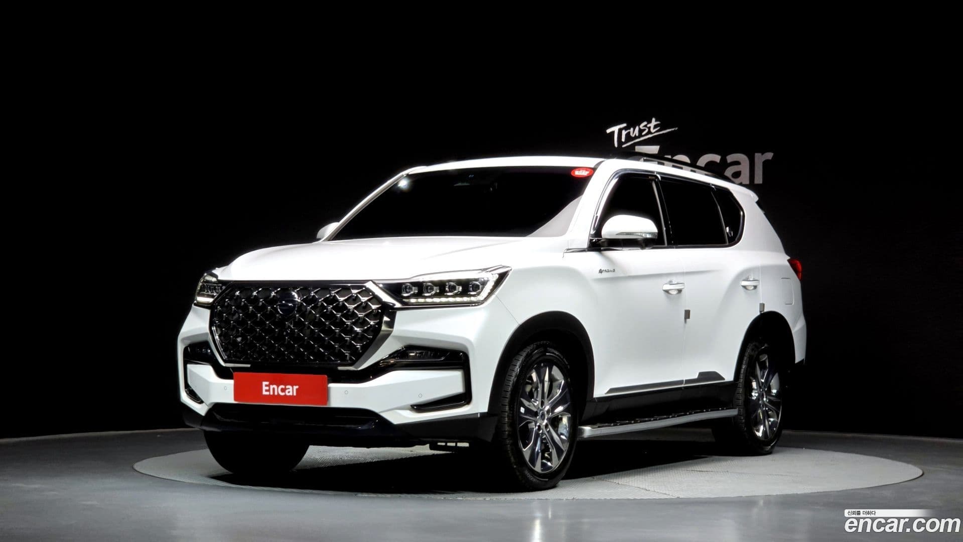 Main__Slider__Photo:Rexton KG Mobility 2022.9-0