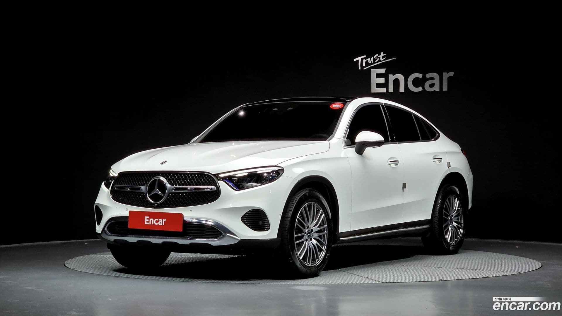 Main__Slider__Photo:GLC-Class Mercedes-Benz 2025.2-0