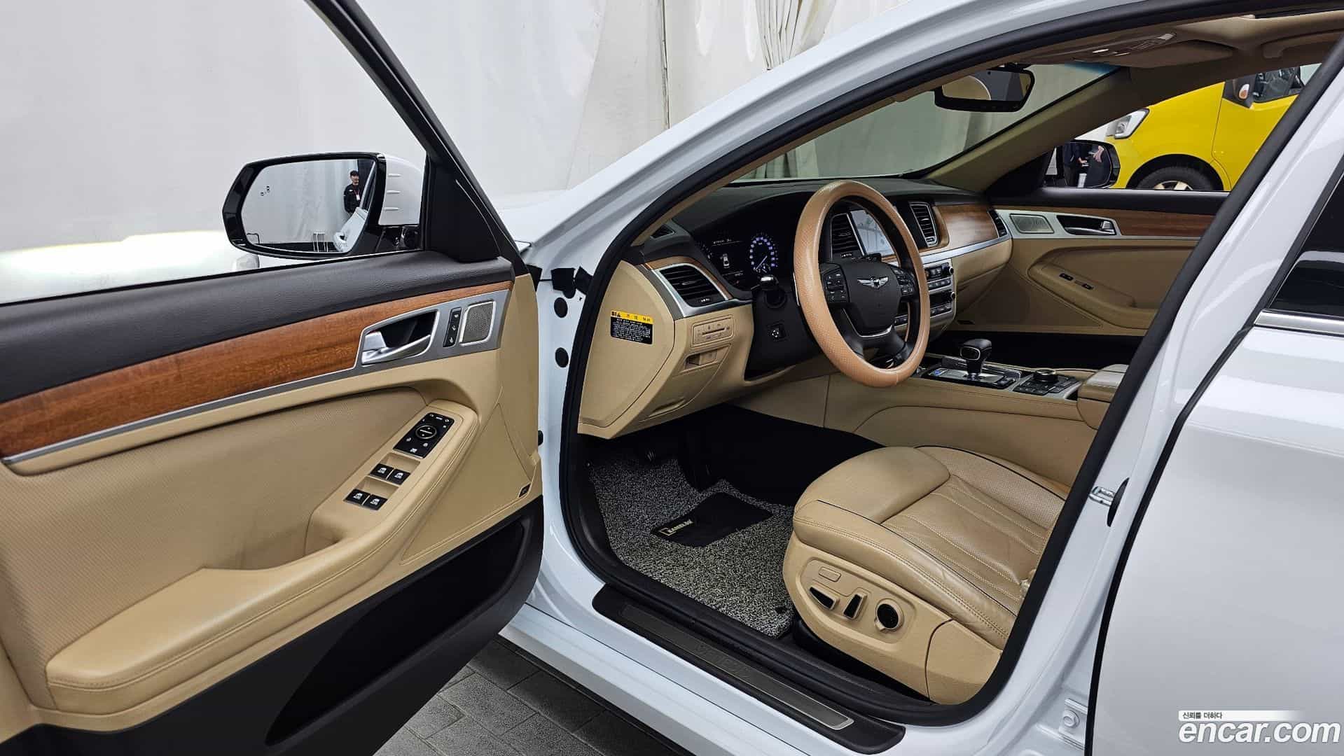 G80 Genesis 2020.1-INNER-010
