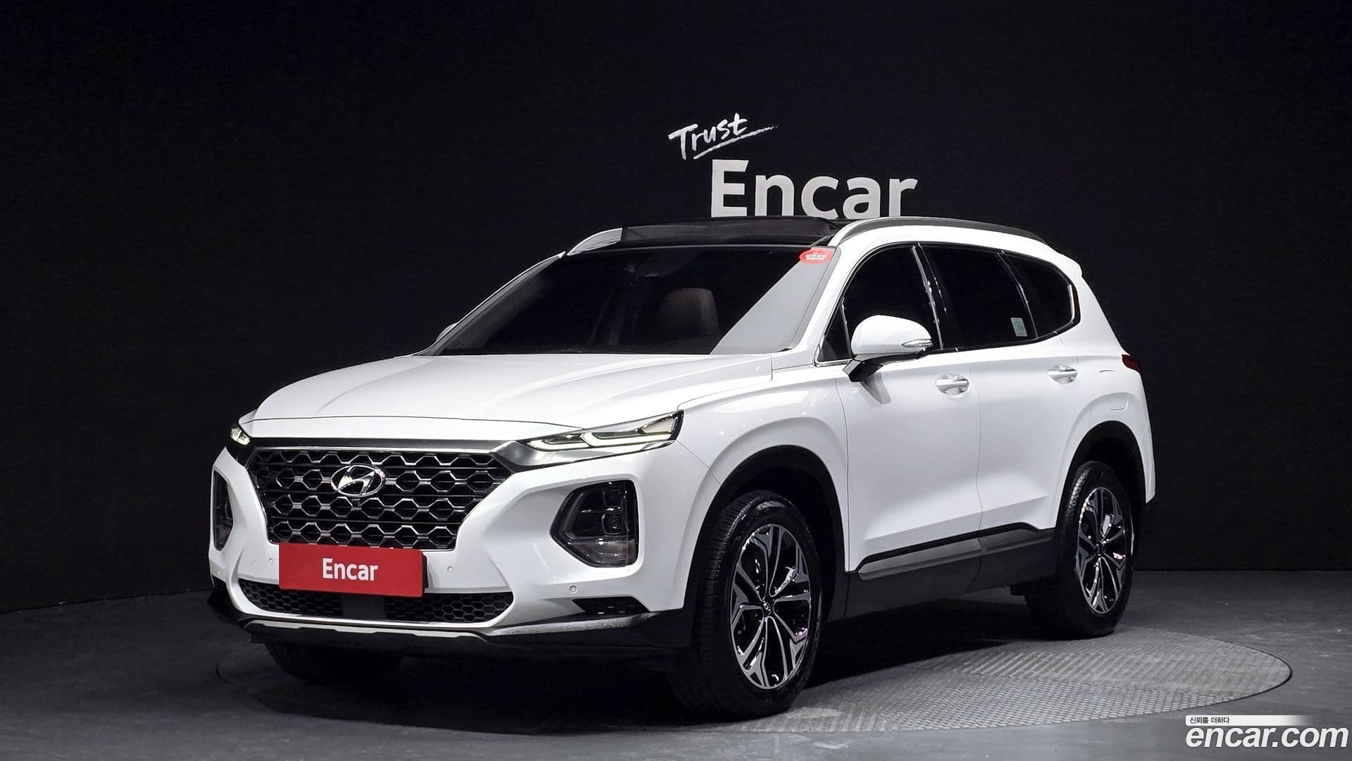 Main__Slider__Photo:Santafe Hyundai 2018.9-0