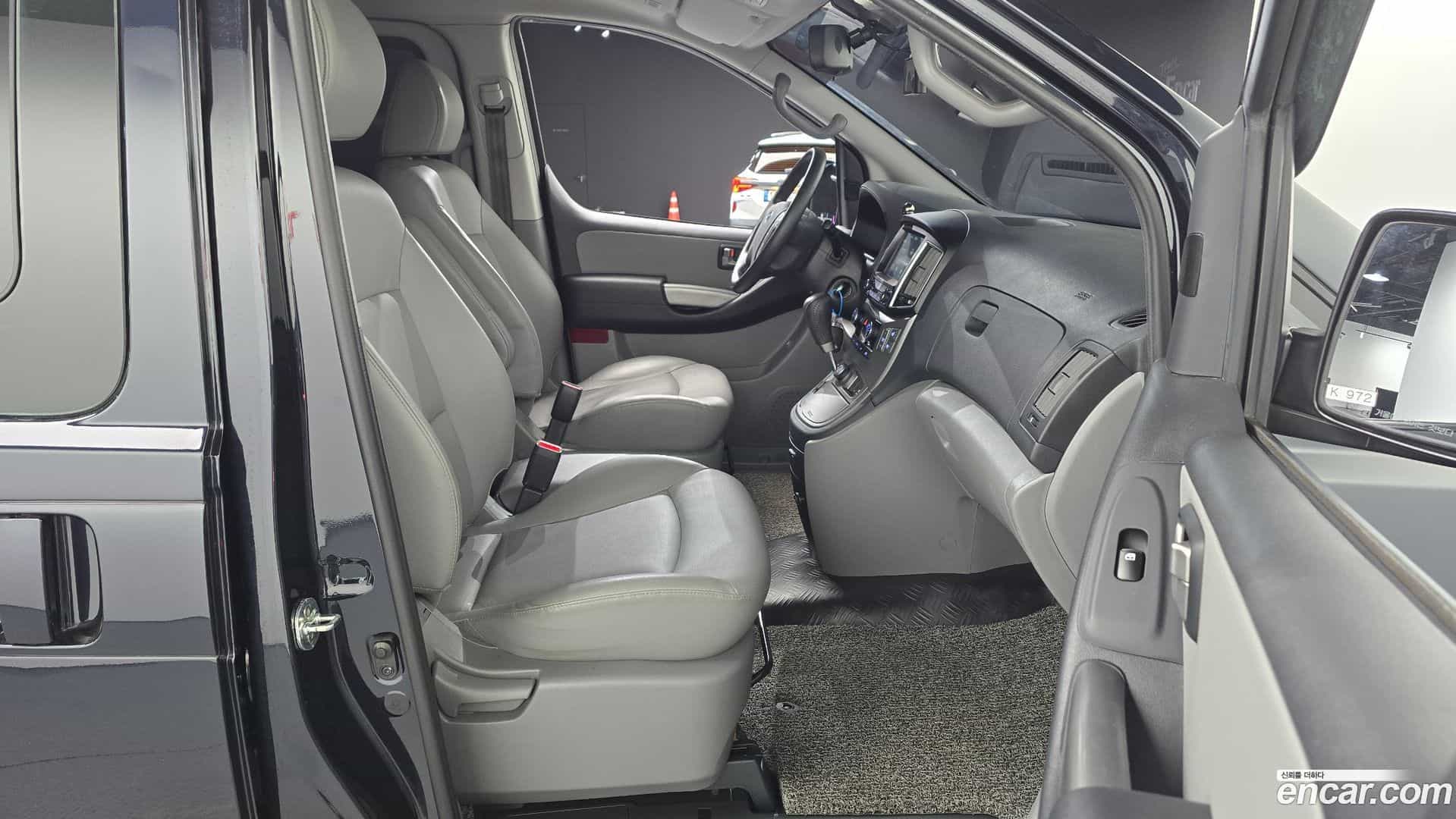 Starex Hyundai 2020.9-OPTION-015
