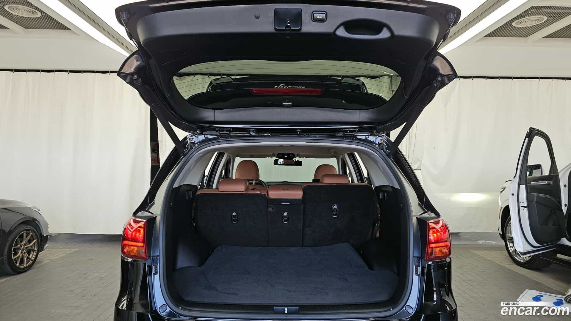 Sorento Kia 2018.9-OPTION-024