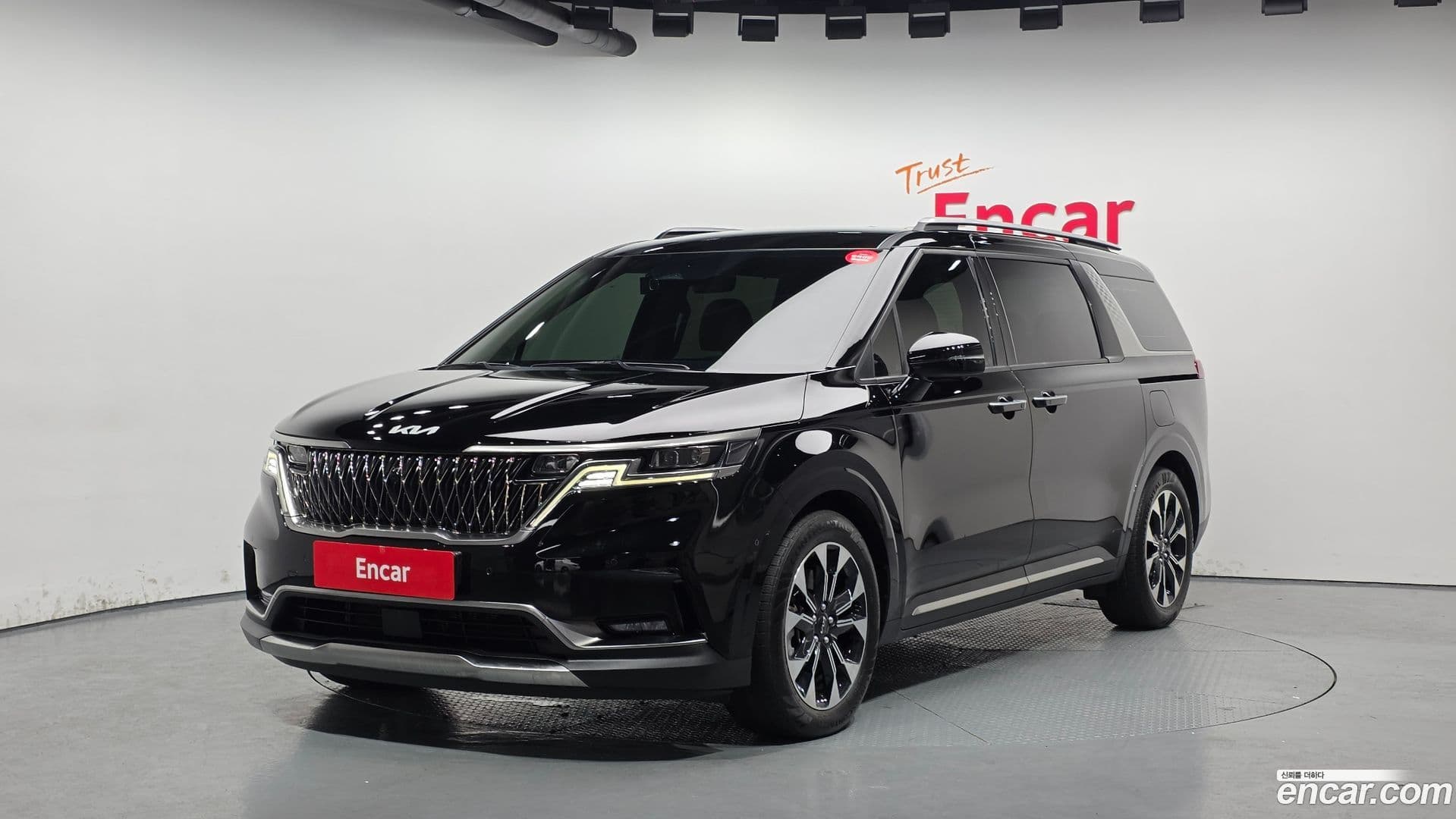 Main__Slider__Photo:Canival Kia 2022.2-0