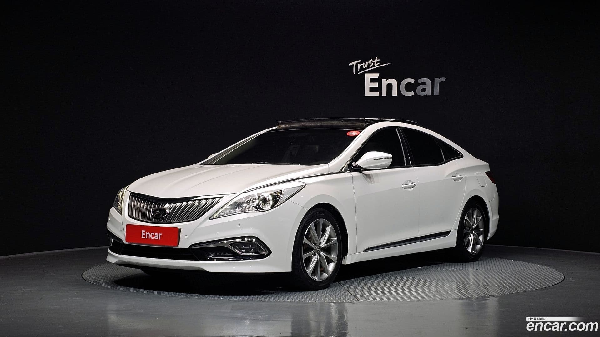 Main__Slider__Photo:Grandeur Hyundai 2015.4-0
