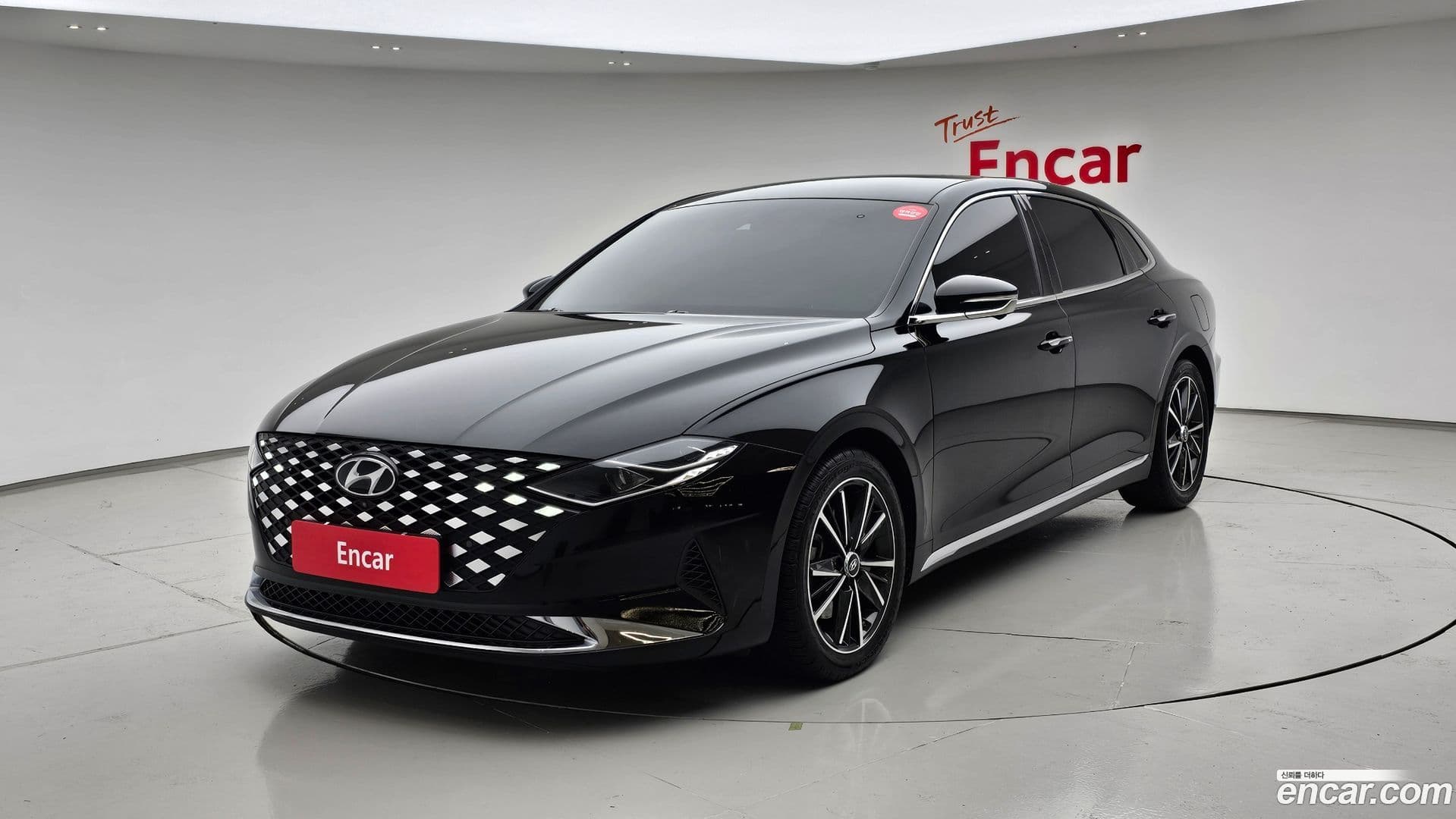 Main__Slider__Photo:Grandeur Hyundai 2020.5-0