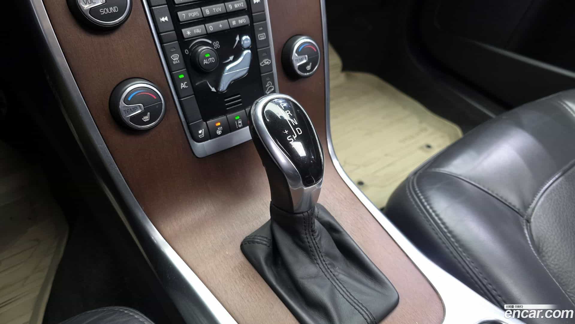 XC70 Volvo 2014.0-INNER-009