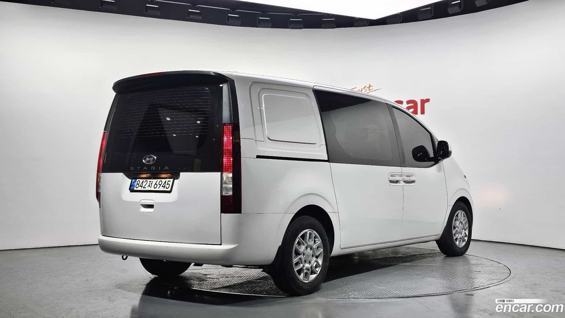 Staria Hyundai 2022.1-OUTER-002