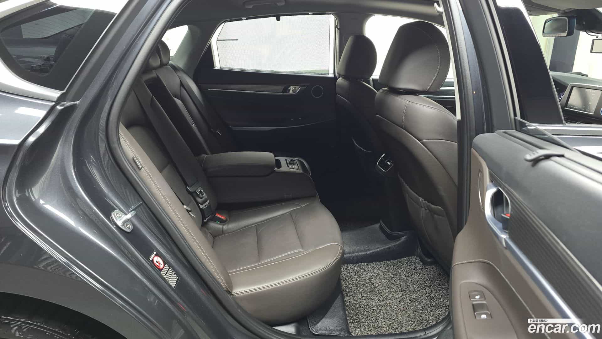 Grandeur Hyundai 2017.8-OPTION-016