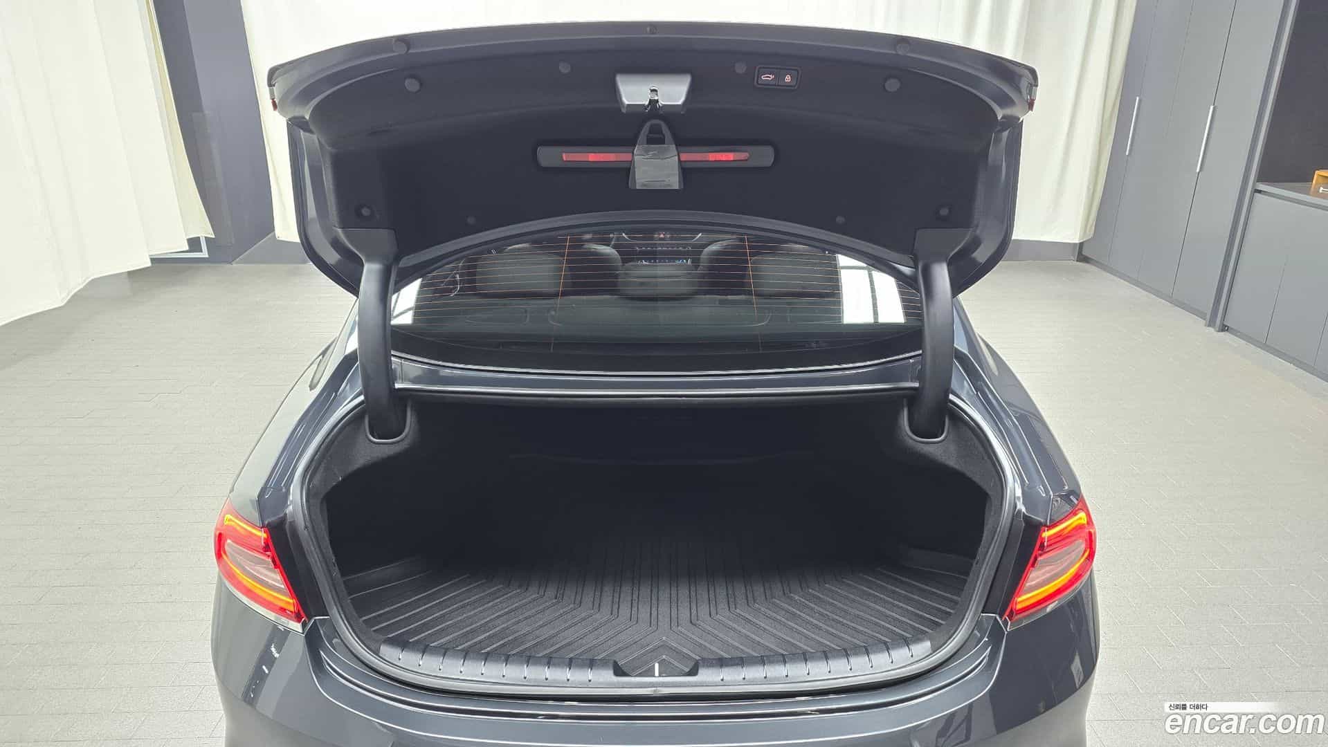 Grandeur Hyundai 2017.8-OPTION-024