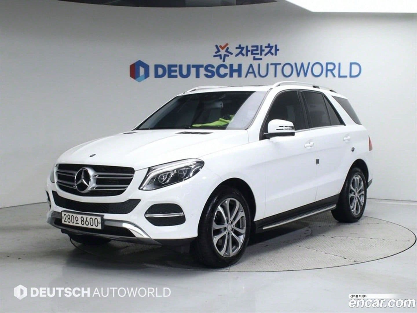 Main__Slider__Photo:GLE-Class Mercedes-Benz 2016.8-0