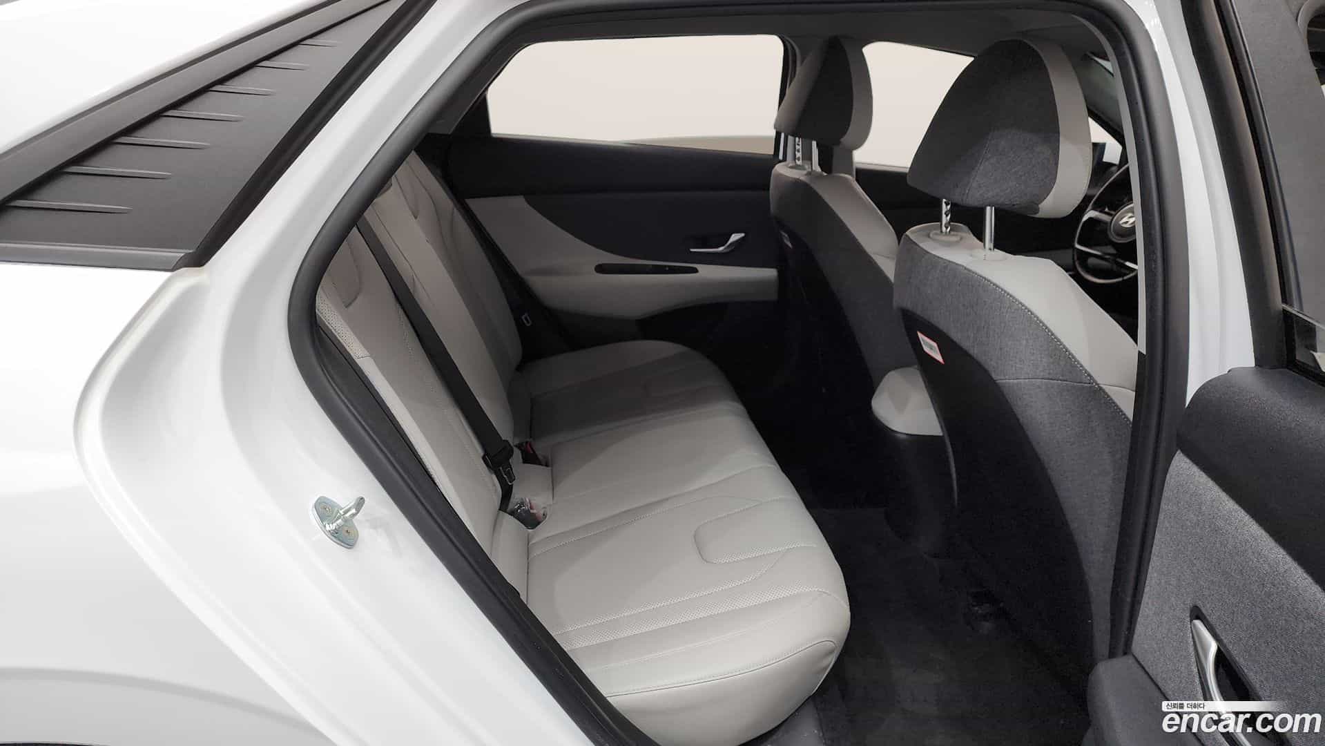 AVANTE Hyundai 2022.0-OPTION-016