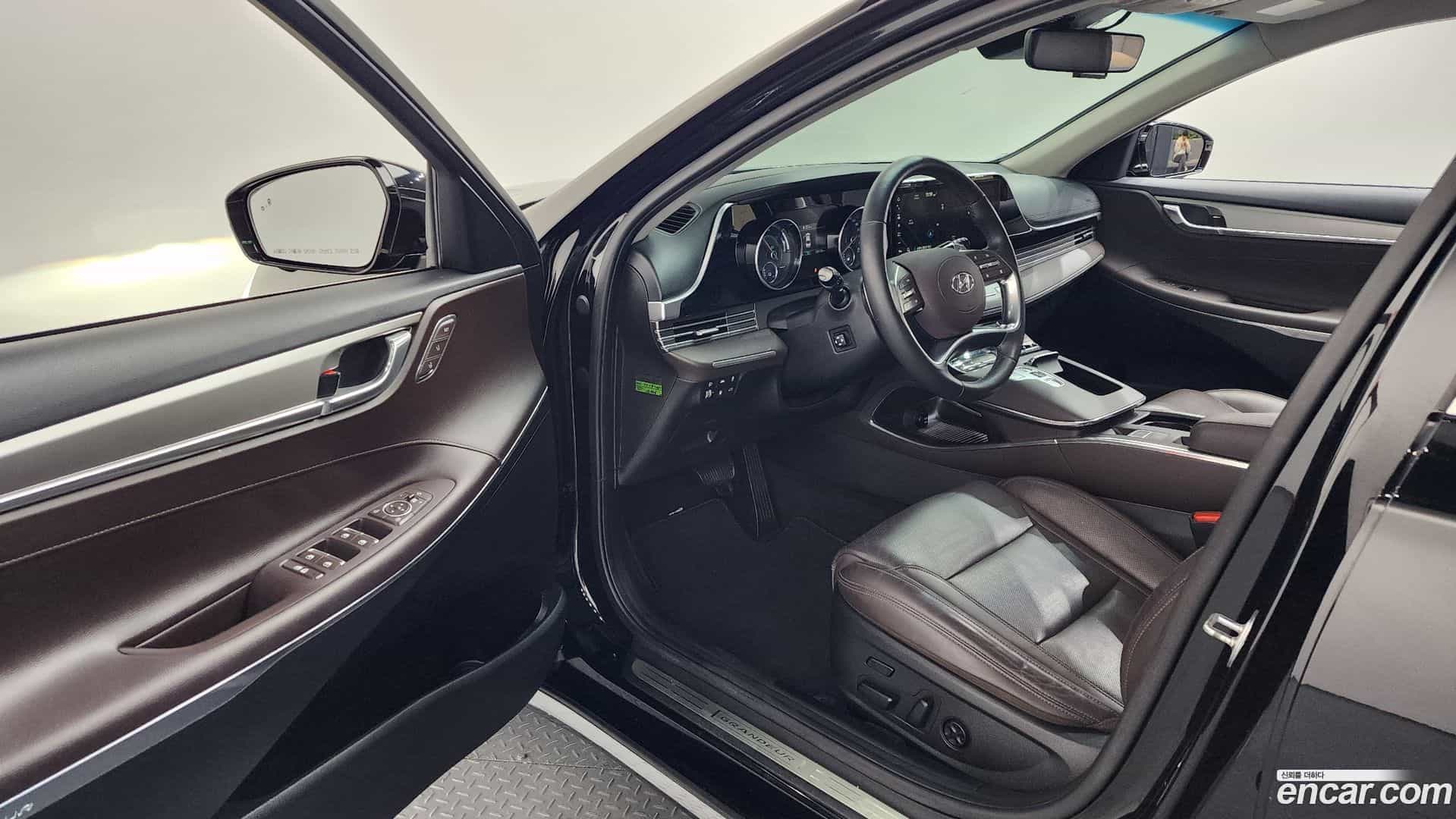 Grandeur Hyundai 2021.1-INNER-010