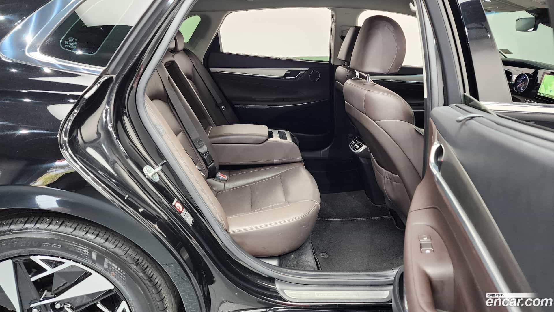 Grandeur Hyundai 2021.1-OPTION-016