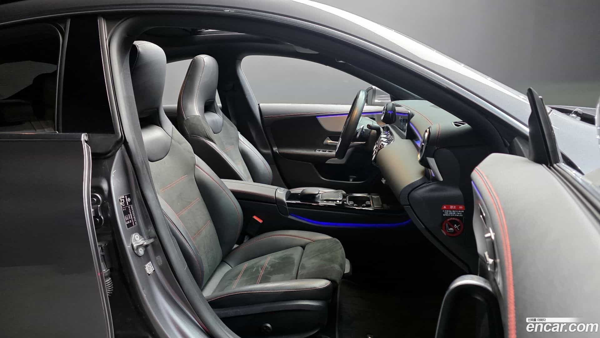 CLA-Class Mercedes-Benz 2021.4-INNER-010