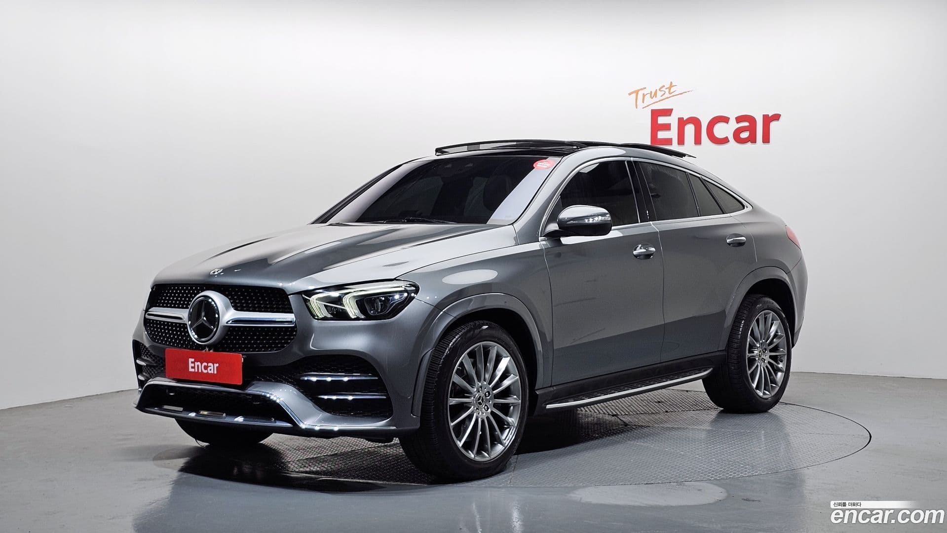 Main__Slider__Photo:GLE-Class Mercedes-Benz 2022.0-0