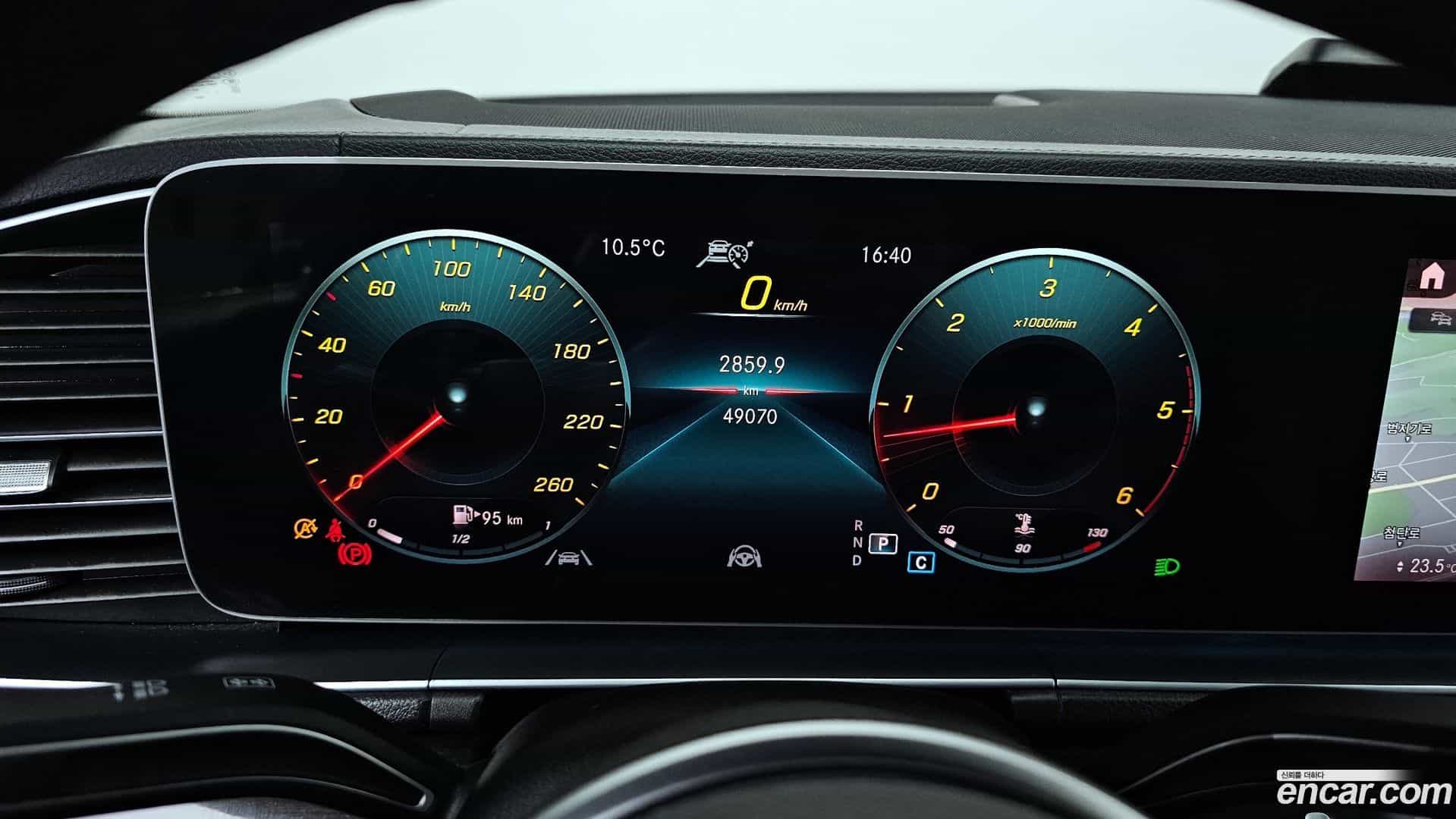 GLE-Class Mercedes-Benz 2022.0-INNER-008