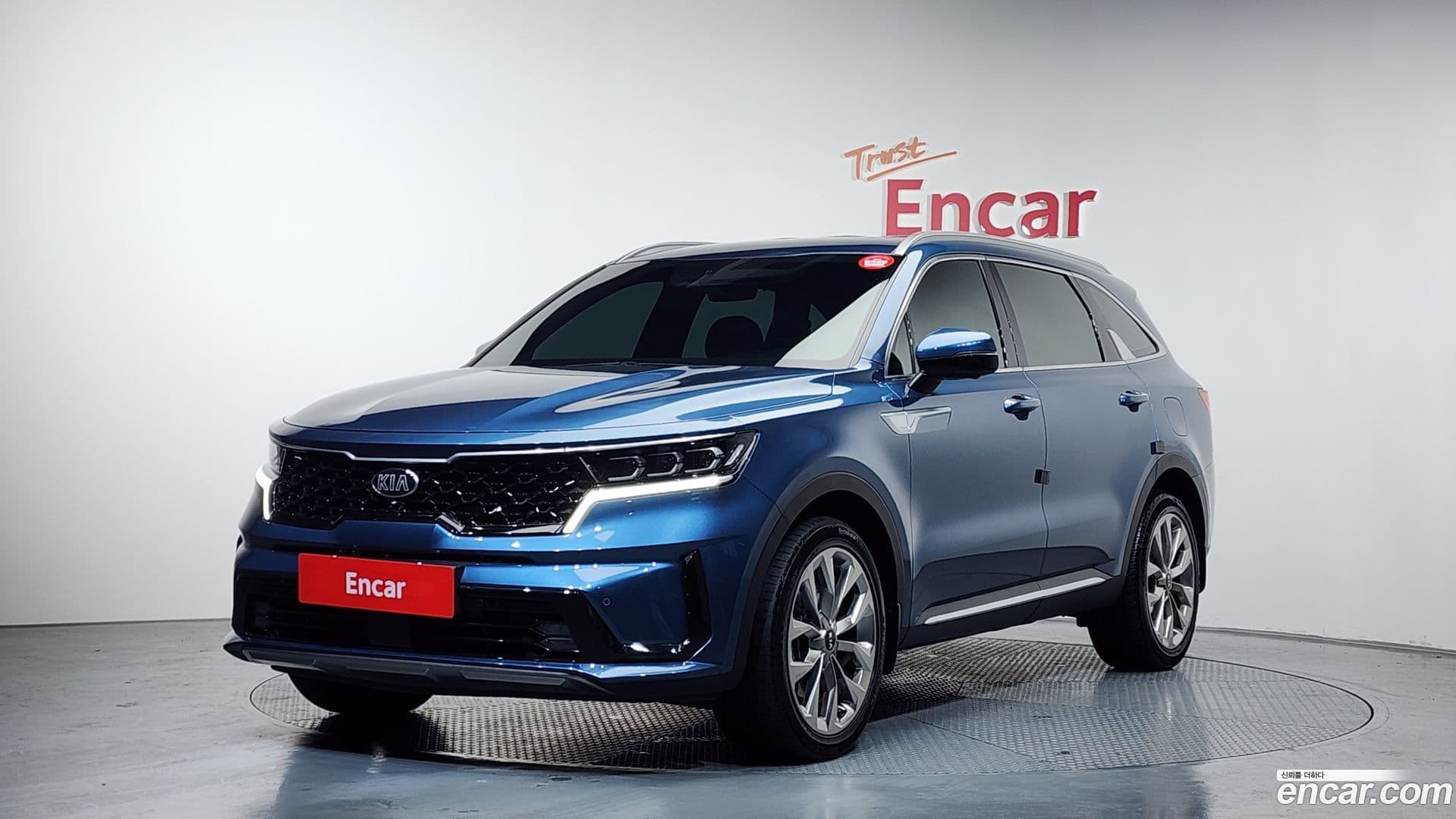 Main__Slider__Photo:Sorento Kia 2021.6-0