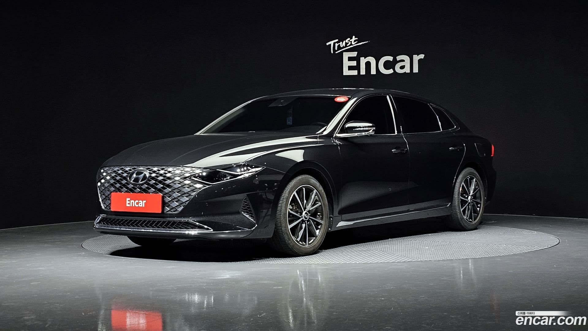 Main__Slider__Photo:Grandeur Hyundai 2021.0-0
