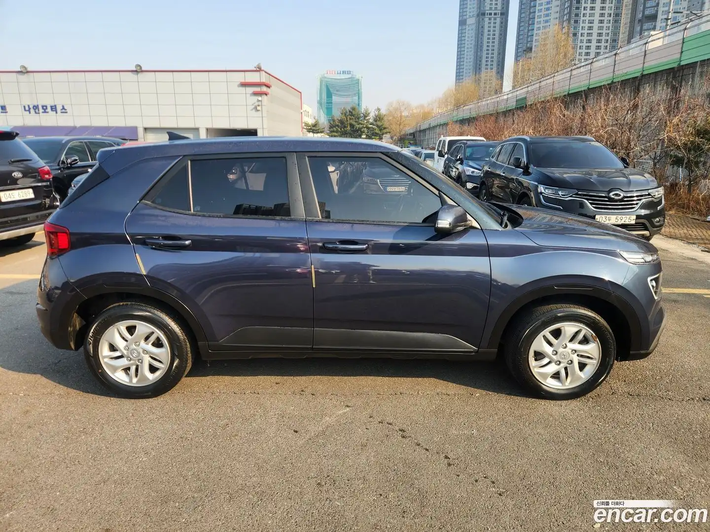 Venue Hyundai 2022.6-OUTER-001