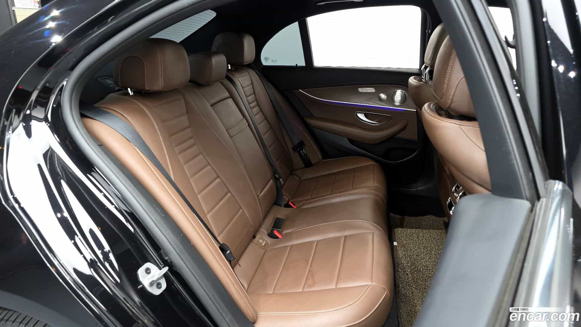 E-Class Mercedes-Benz 2021.5-OPTION-016