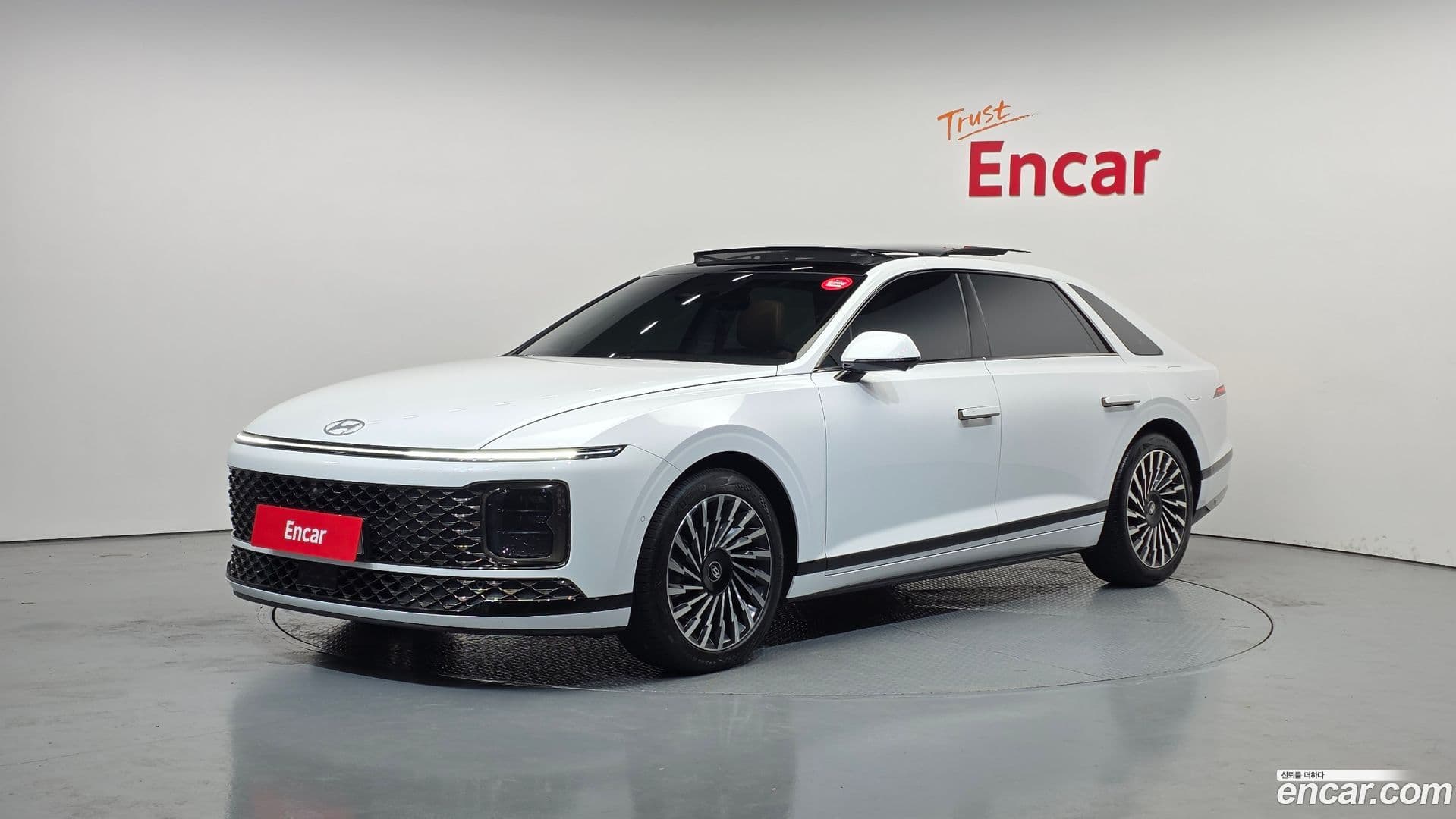 Main__Slider__Photo:Grandeur Hyundai 2025.1-0