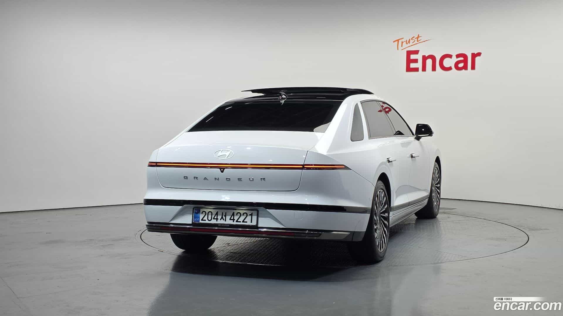 Grandeur Hyundai 2025.1-OUTER-004