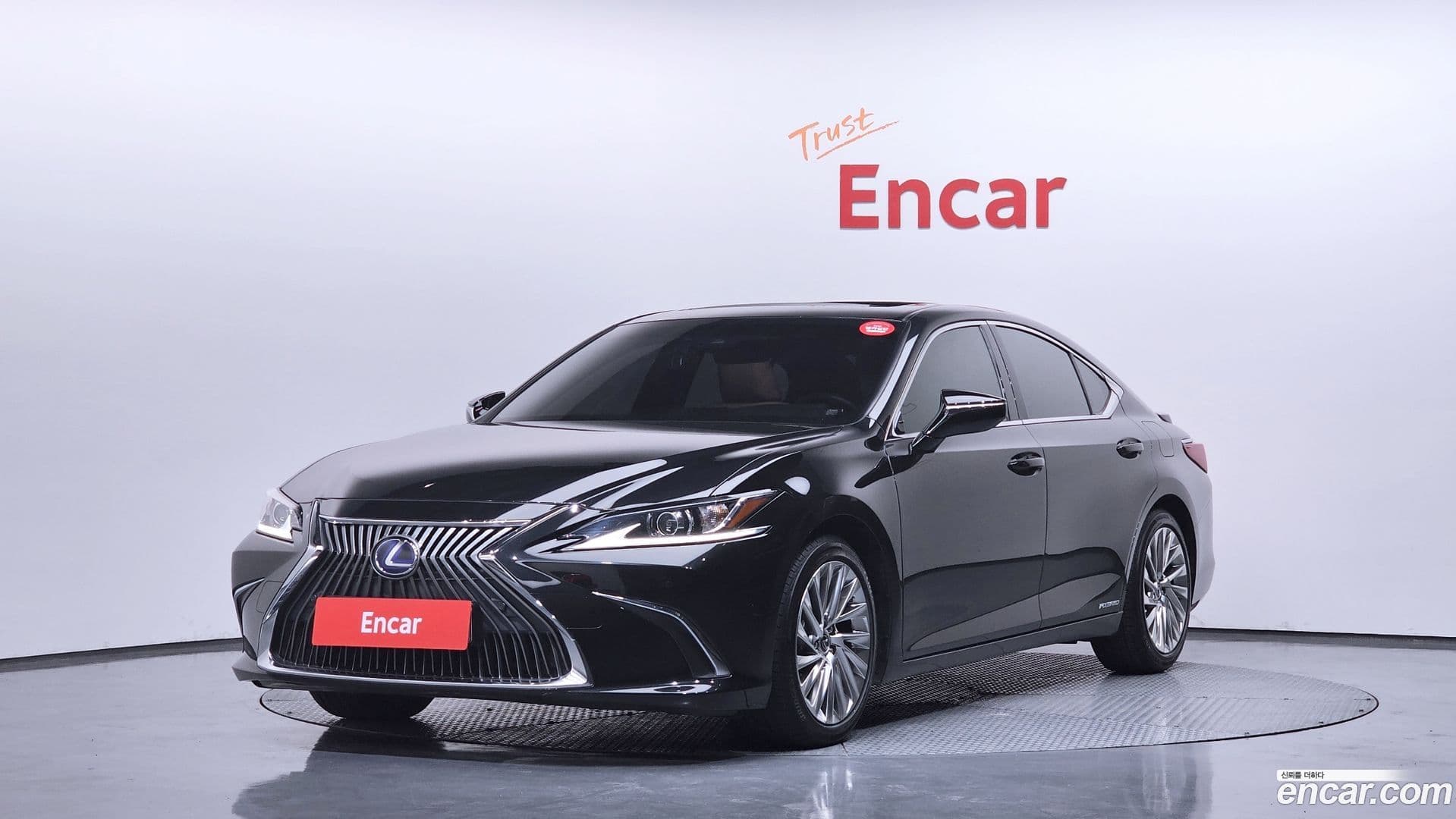 Main__Slider__Photo:ES Lexus 2020.11-0