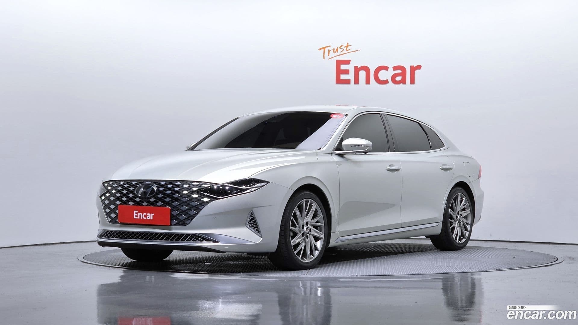 Main__Slider__Photo:Grandeur Hyundai 2020.2-0