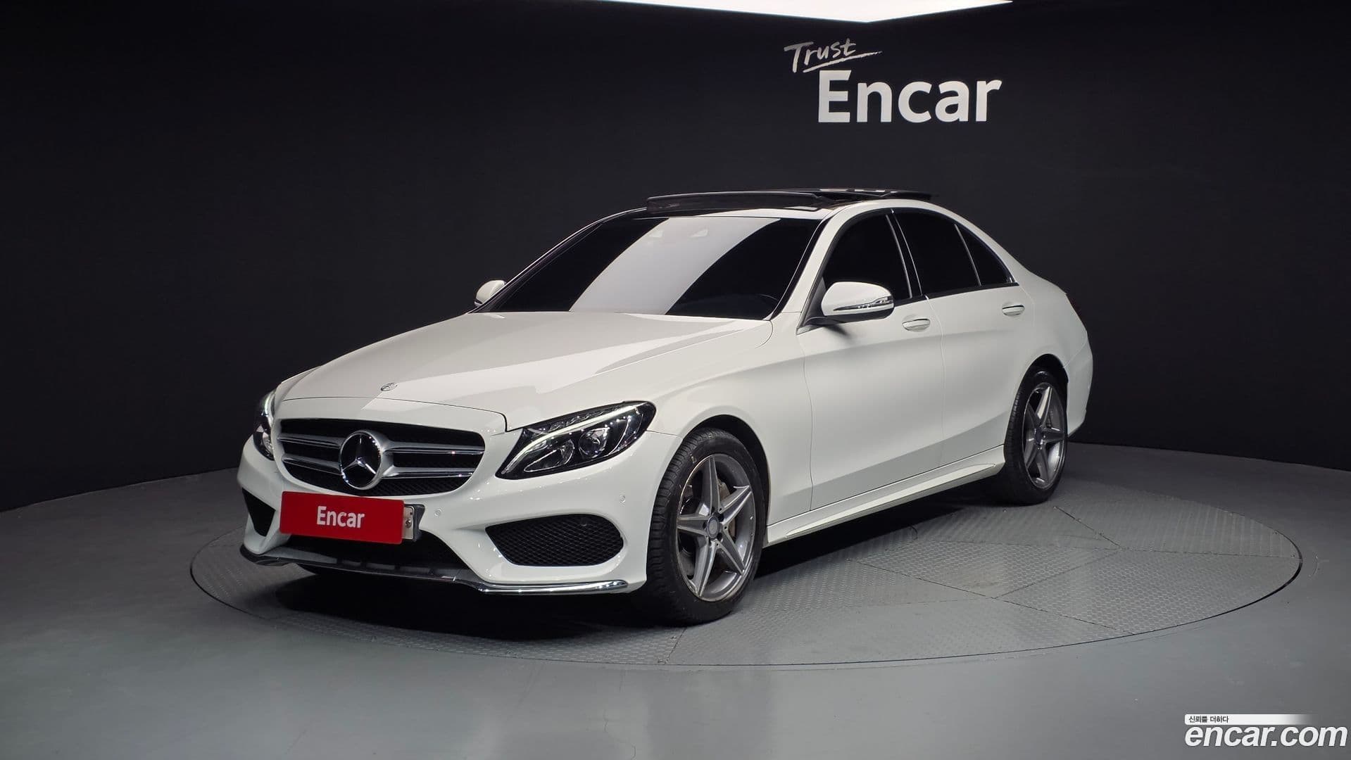 Main__Slider__Photo:C-Class Mercedes-Benz 2016.7-0