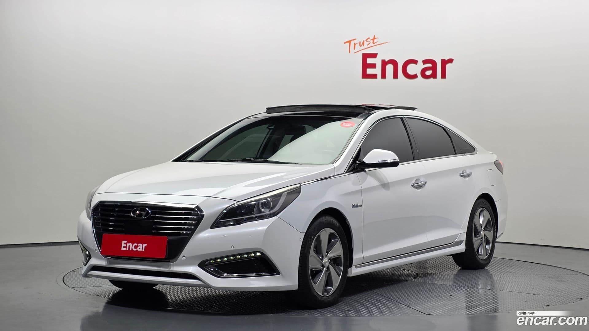 Main__Slider__Photo:Sonata Hyundai 2015.4-0