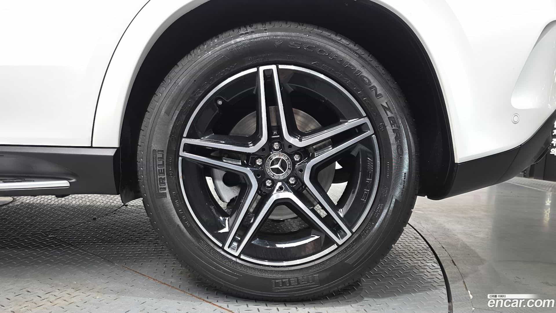 GLE-Class Mercedes-Benz 2021.3-OUTER-005