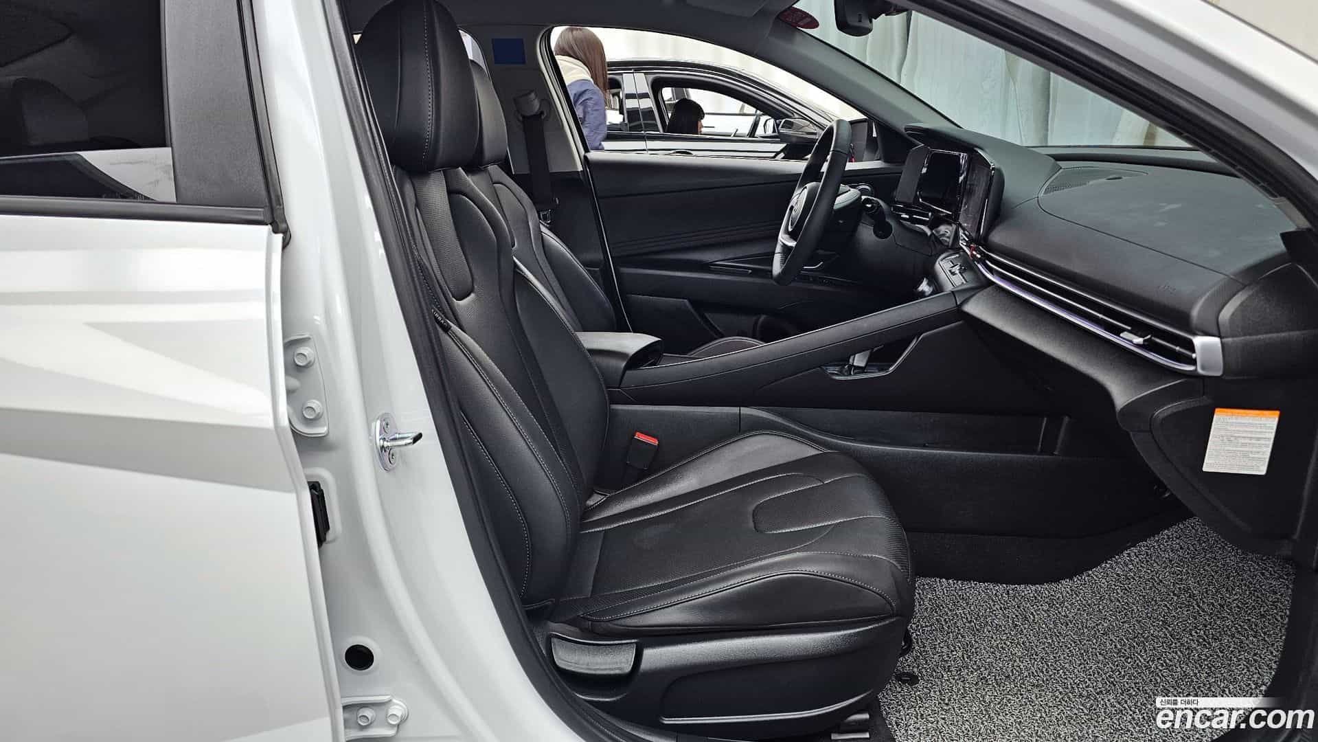 AVANTE Hyundai 2025.8-OPTION-015