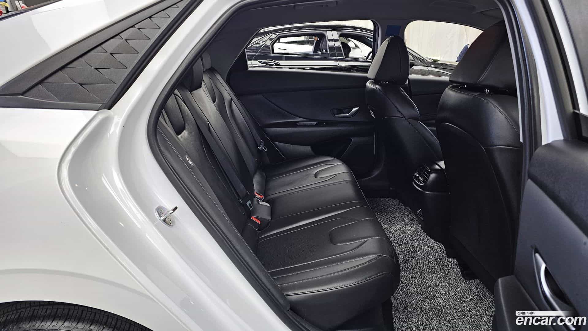 AVANTE Hyundai 2025.8-OPTION-016