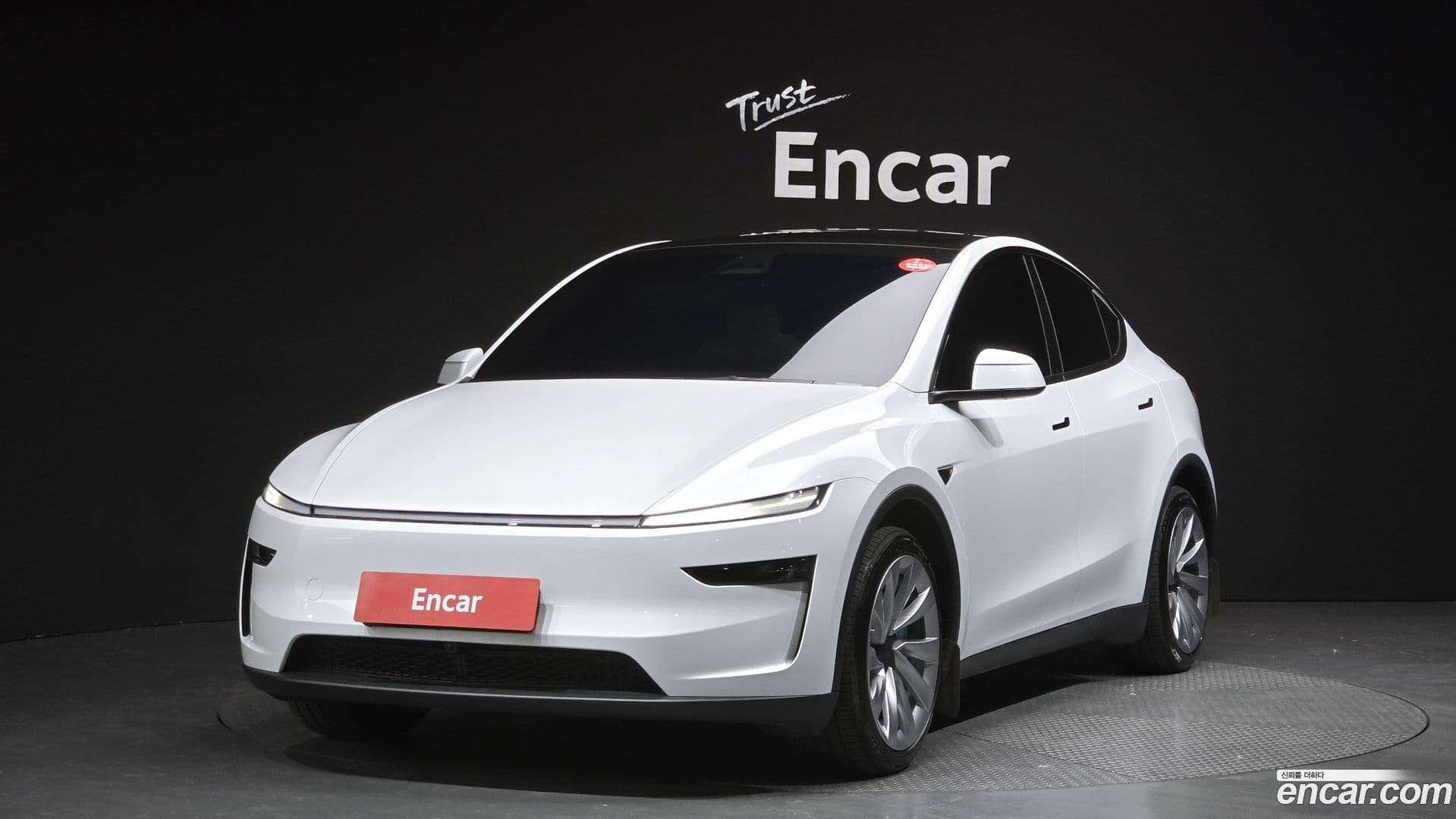 Main__Slider__Photo:Model Y Tesla 2025.5-0