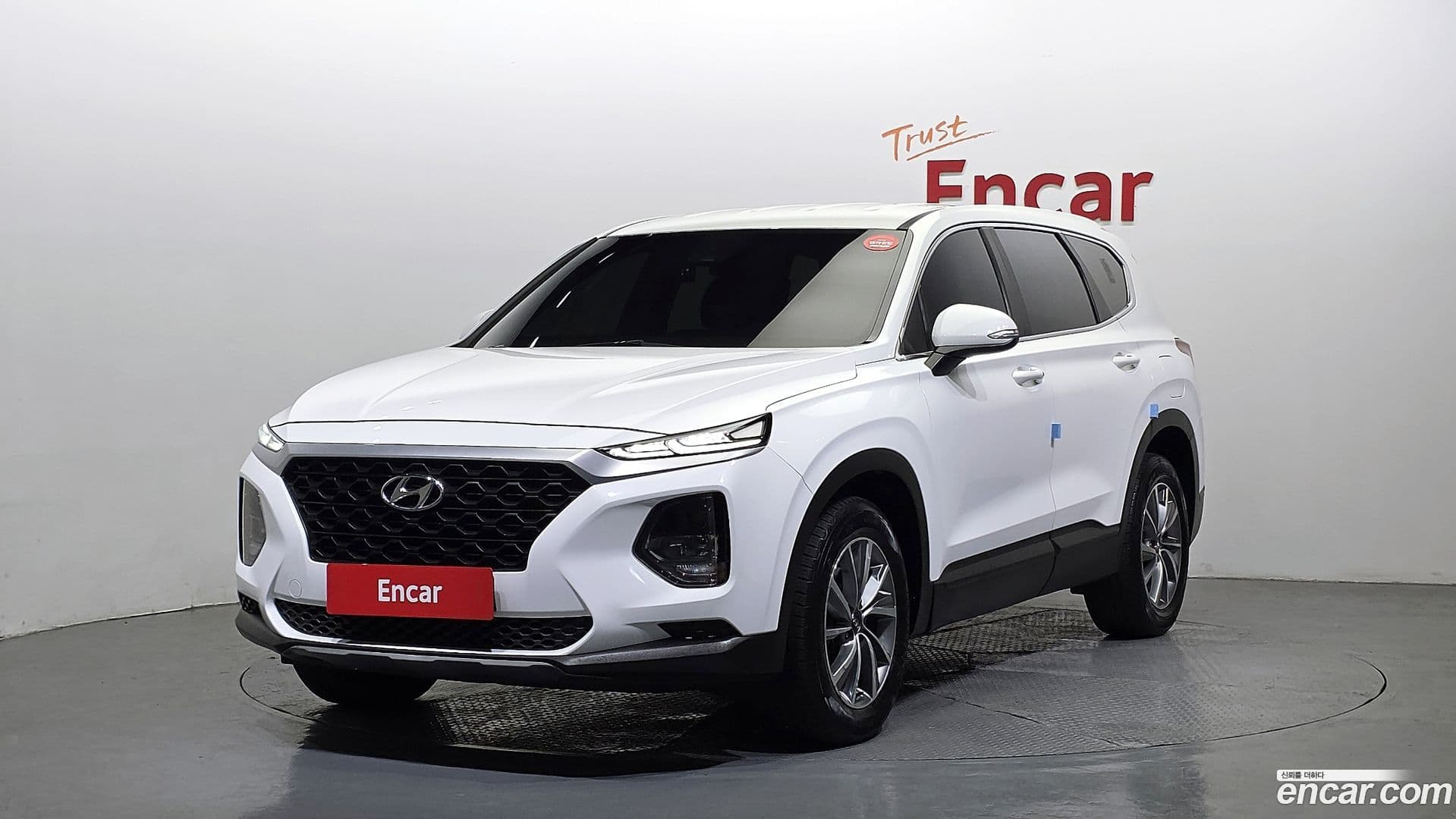 Main__Slider__Photo:Santafe Hyundai 2018.3-0