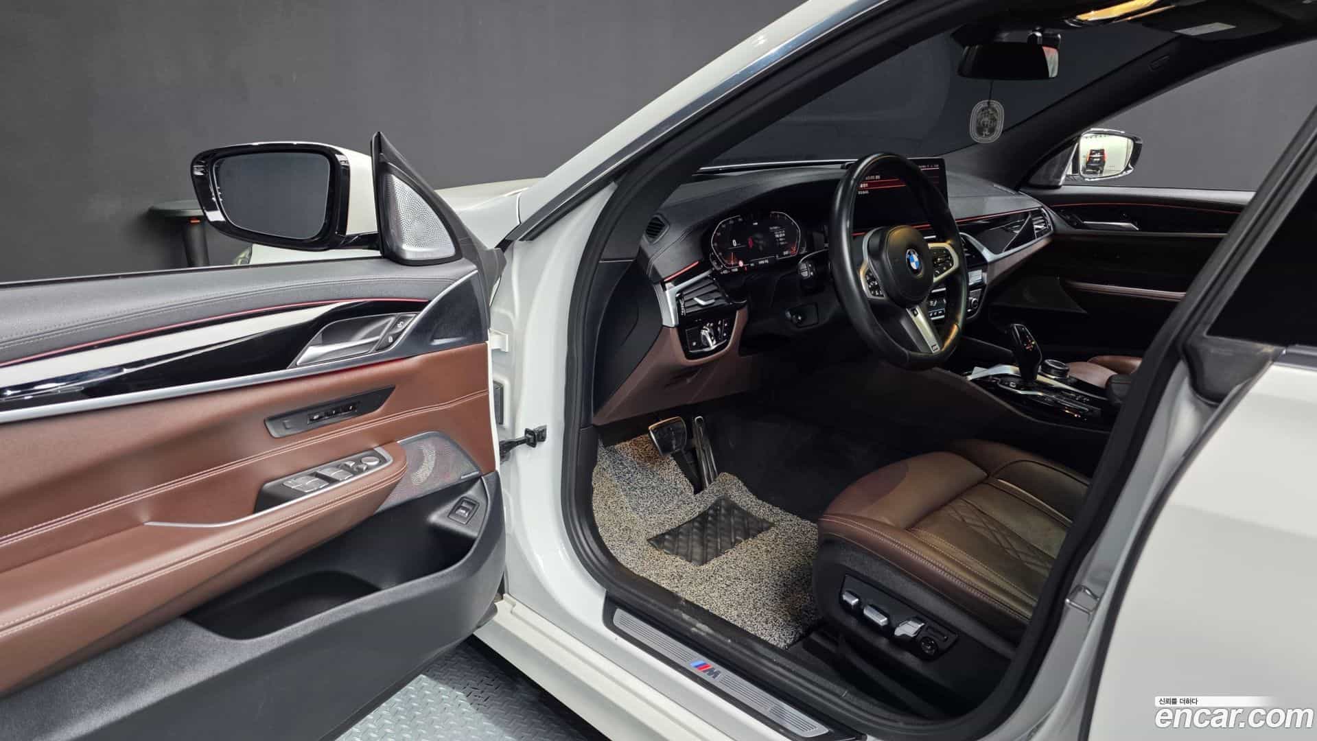Gran Turismo BMW 2022.5-INNER-010