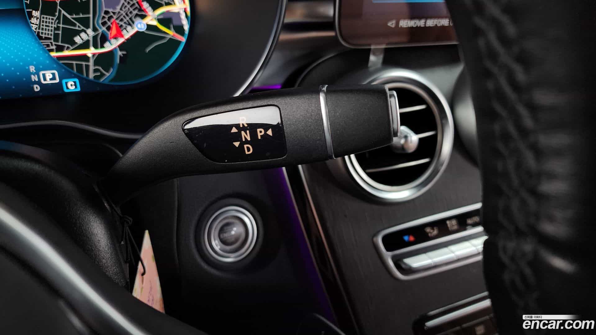 GLC-Class Mercedes-Benz 2022.8-INNER-009