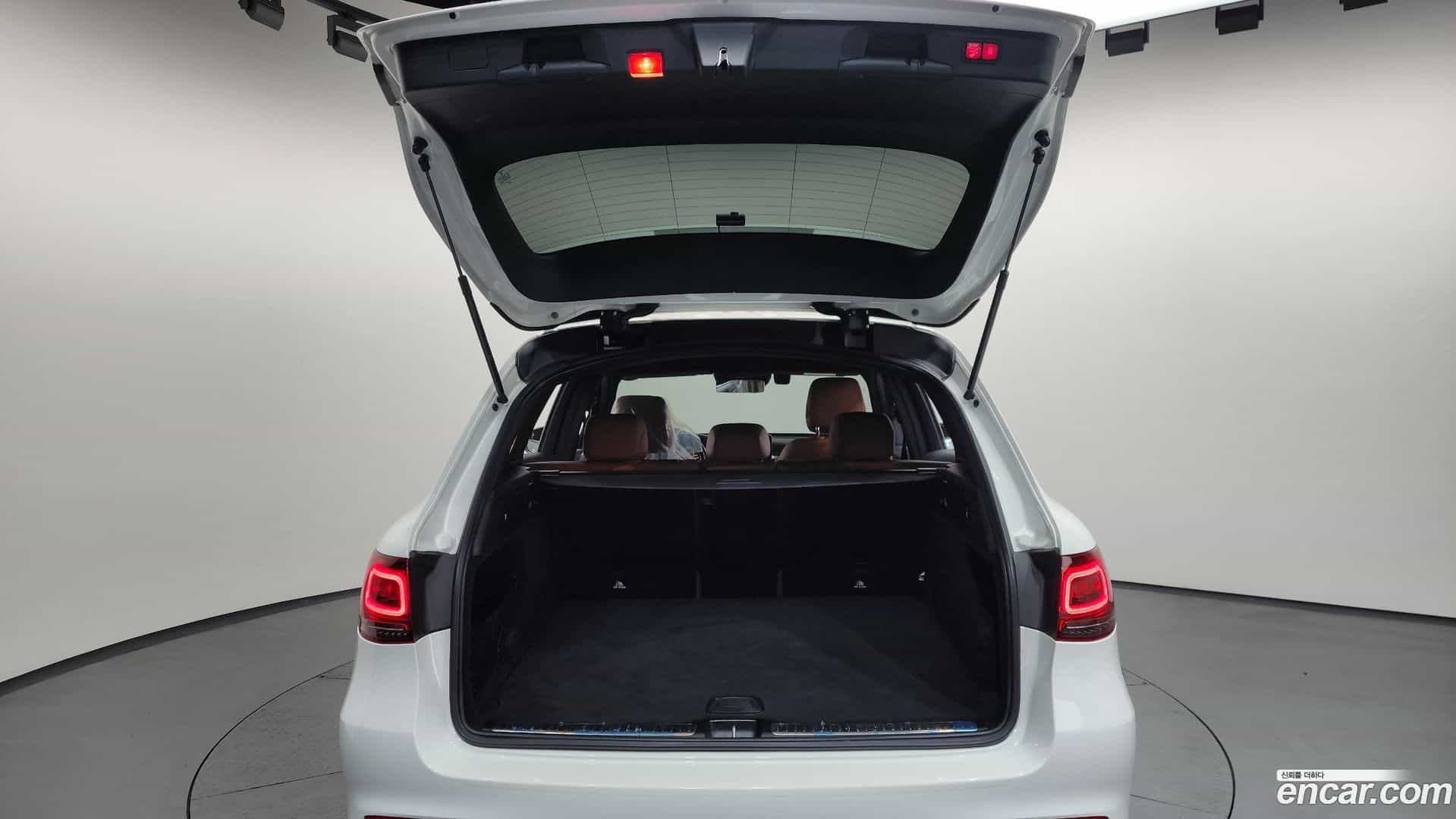 GLC-Class Mercedes-Benz 2022.8-OPTION-024