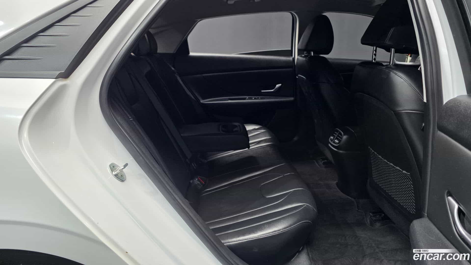 AVANTE Hyundai 2022.4-OPTION-016