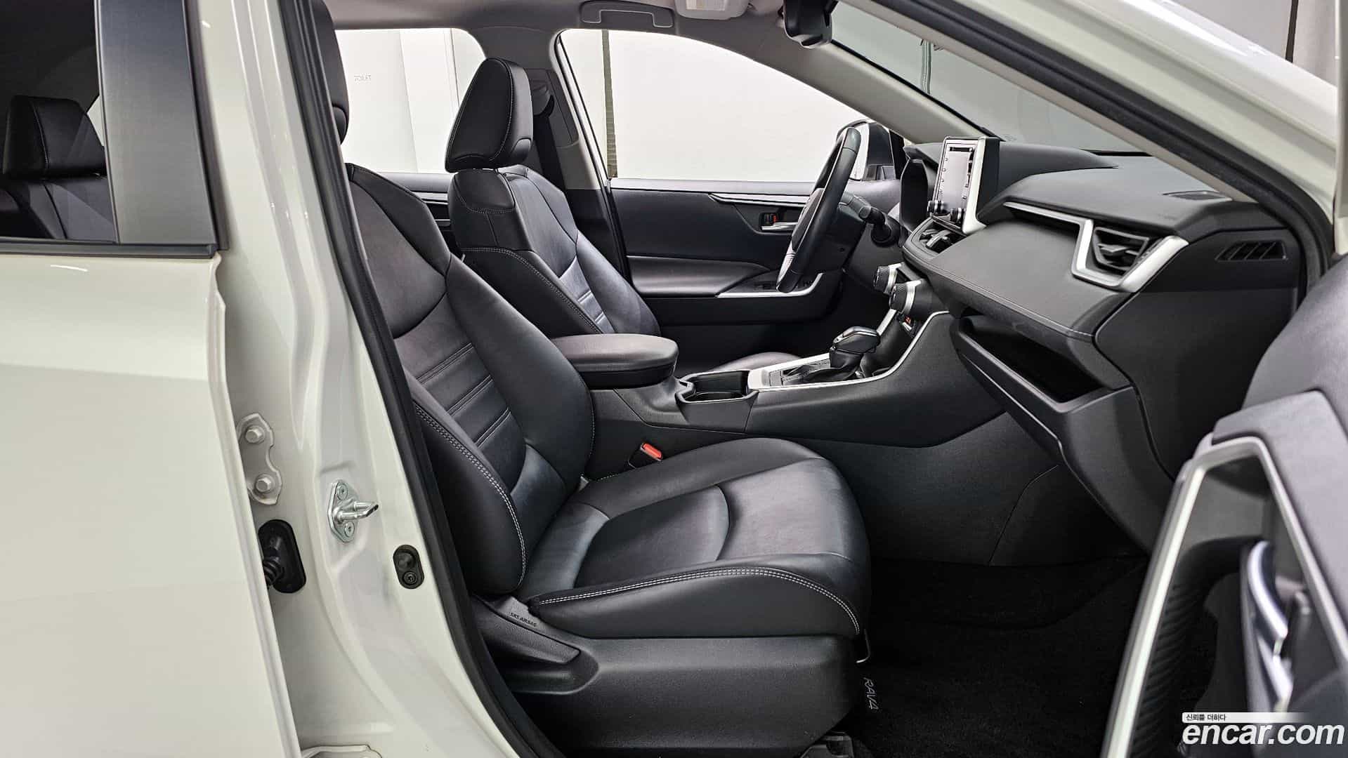 RAV4 Toyota 2019.5-OPTION-015