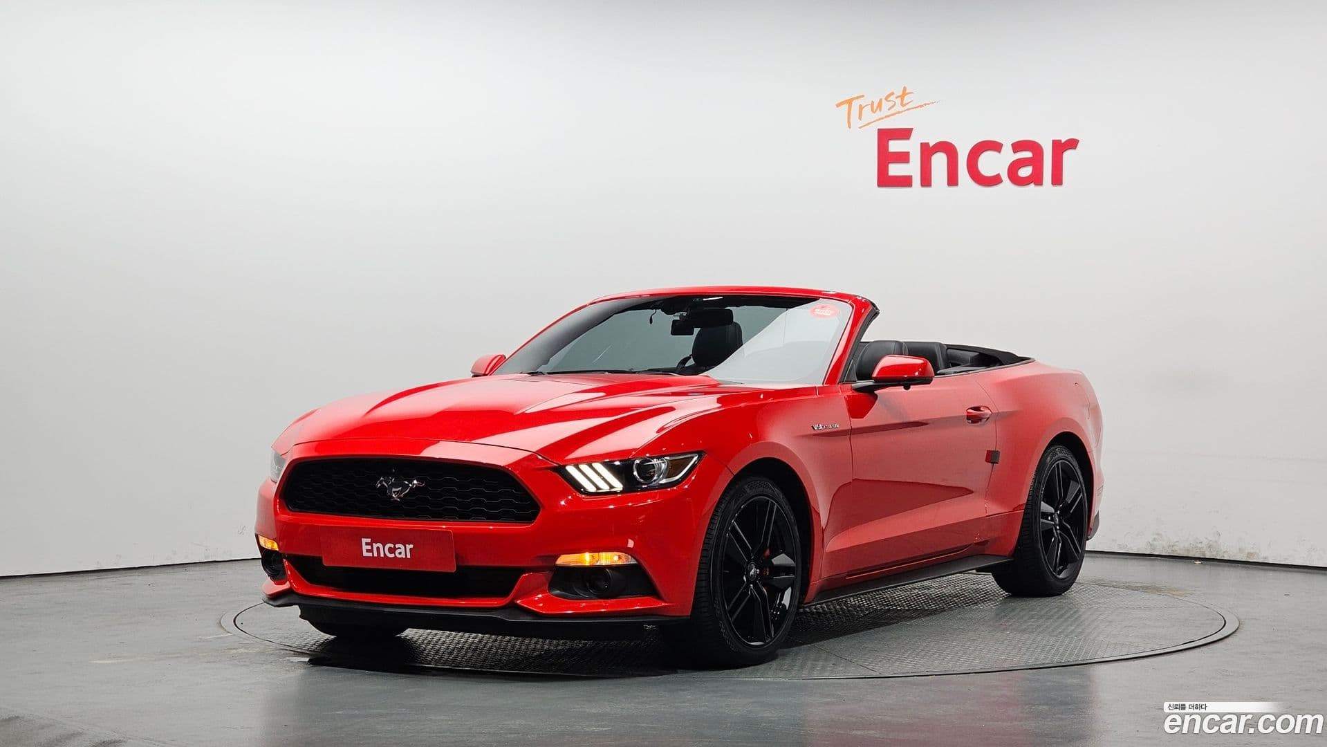 Main__Slider__Photo:Mustang Ford 2017.6-0
