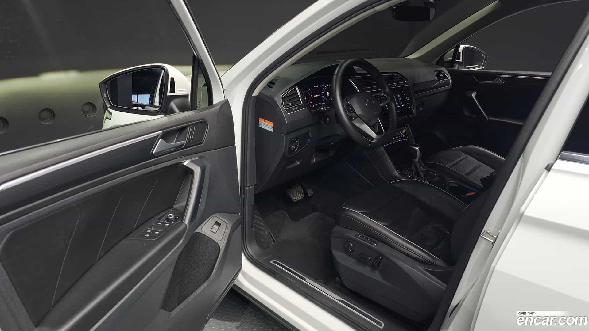 Tiguan Volkswagen 2021.7-OPTION-015