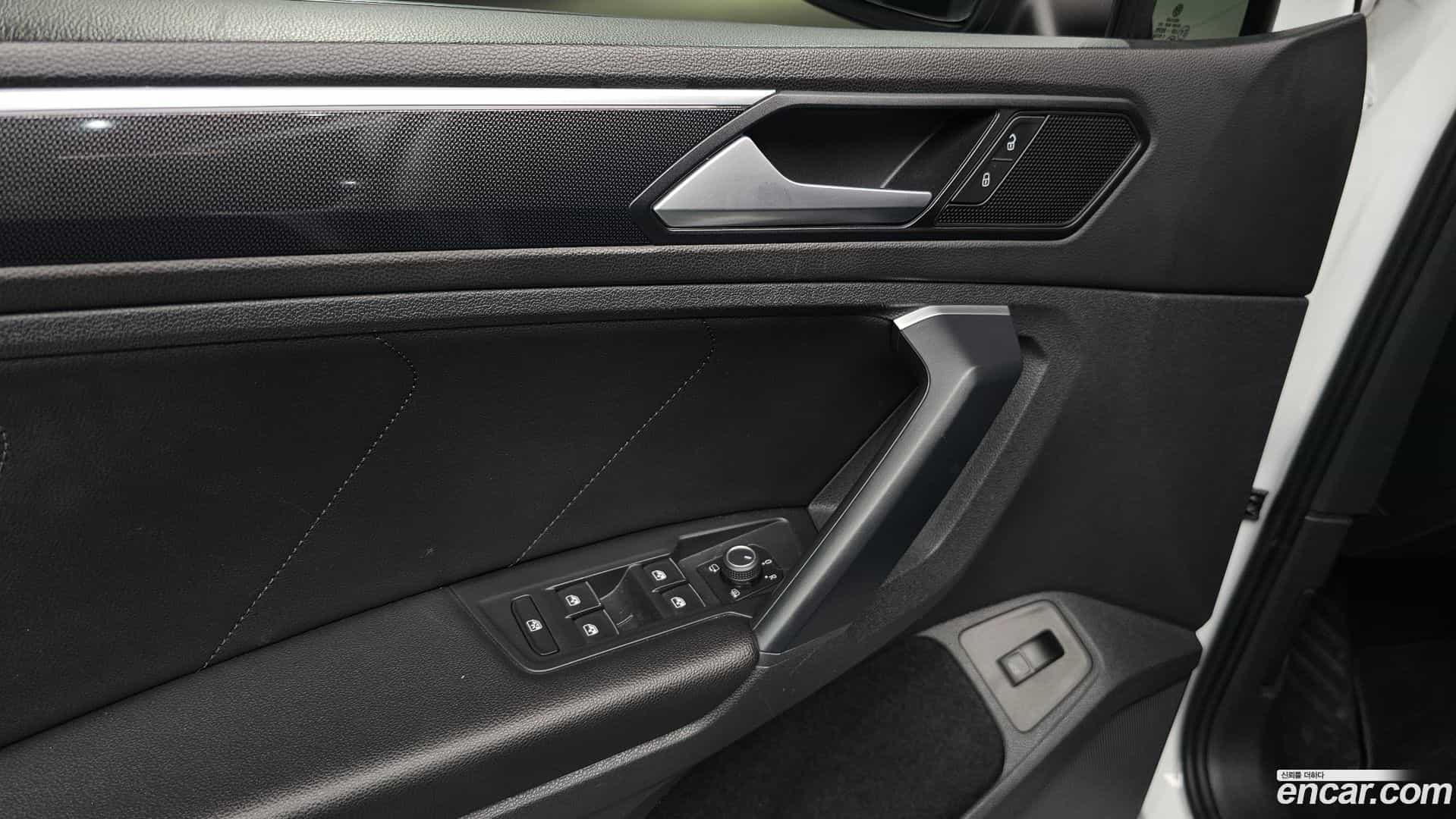 Tiguan Volkswagen 2021.7-OPTION-022