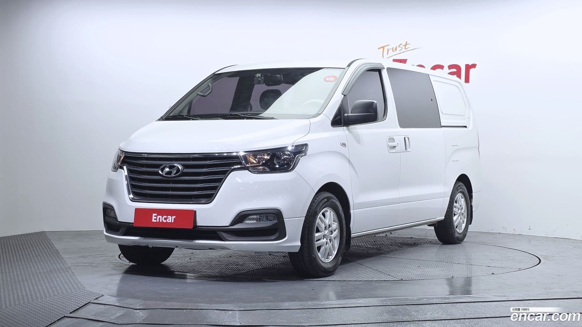 Main__Slider__Photo:Starex Hyundai 2019.1-0