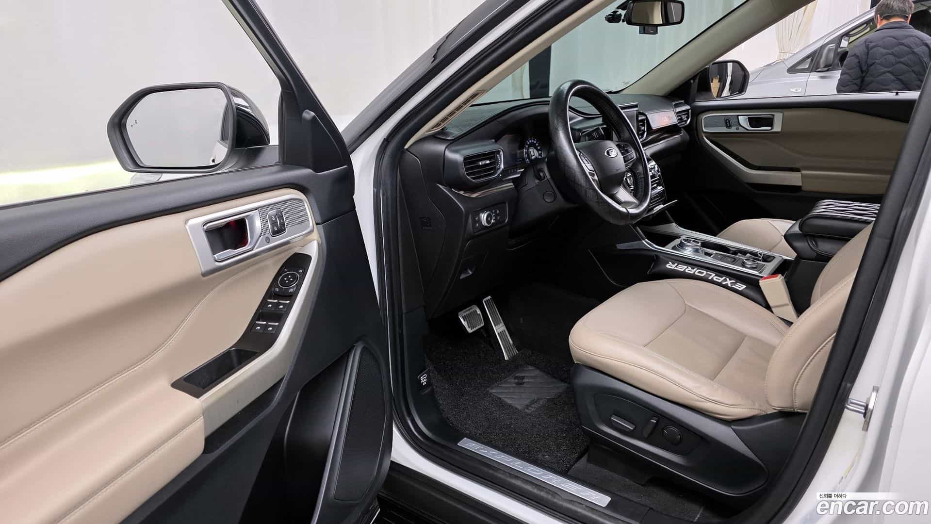Explorer Ford 2022.11-INNER-010