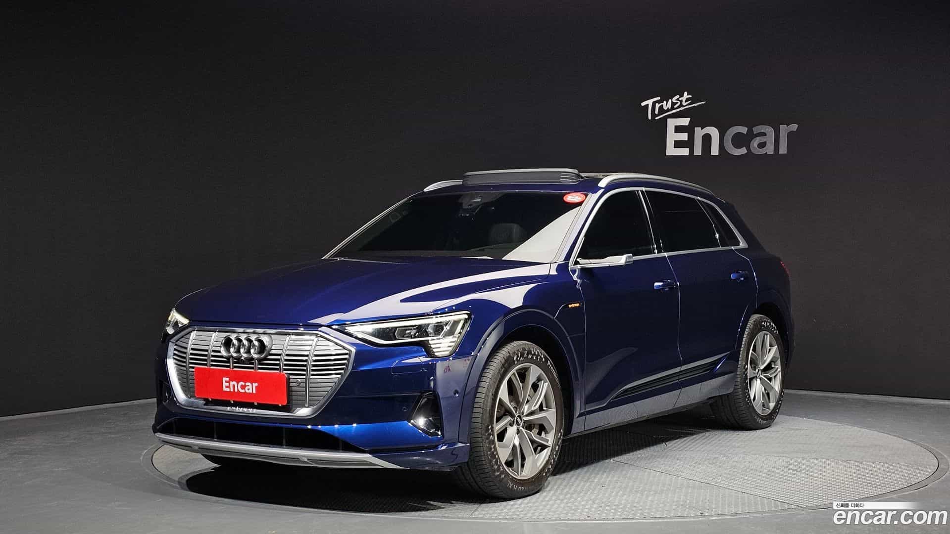 e-tron Audi 2022.1-OUTER-001