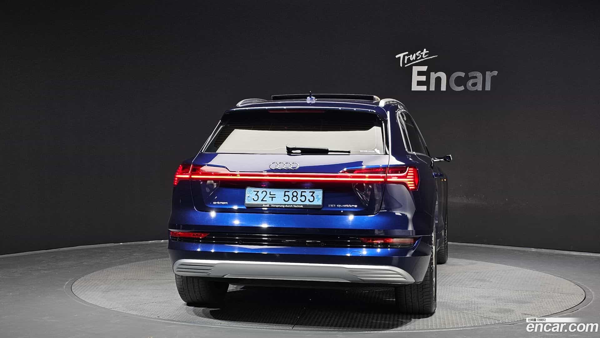 e-tron Audi 2022.1-OUTER-004